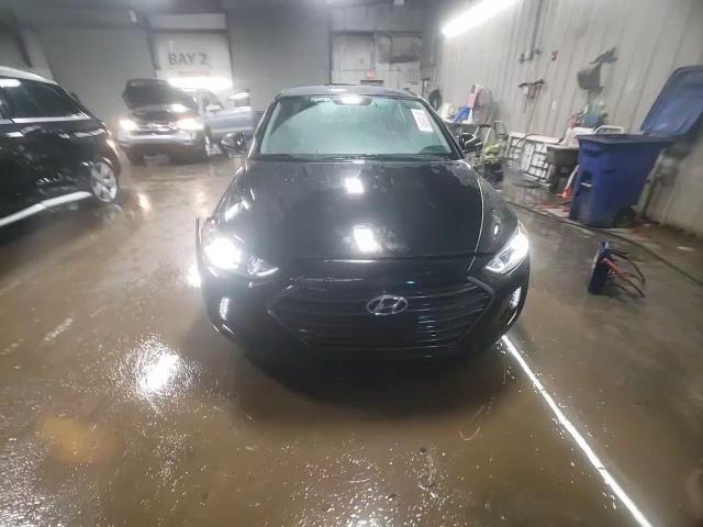 2018 Hyundai Elantra - Image 13