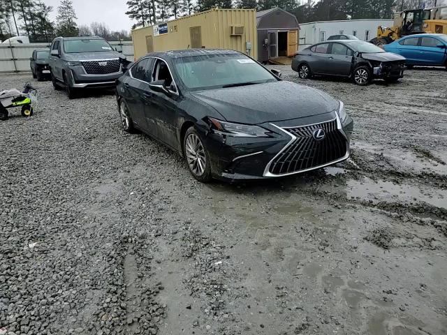 2022 Lexus ES - Image 13