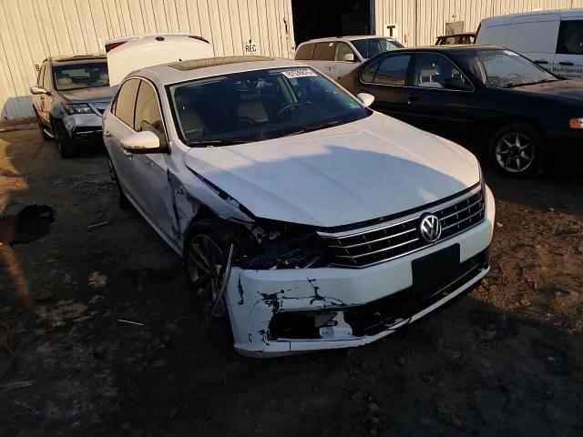 2018 Volkswagen Passat - Image 13