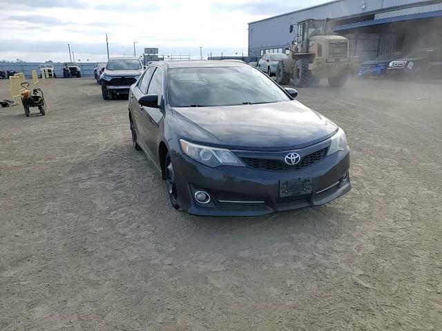 2013 Toyota Camry - Image 11