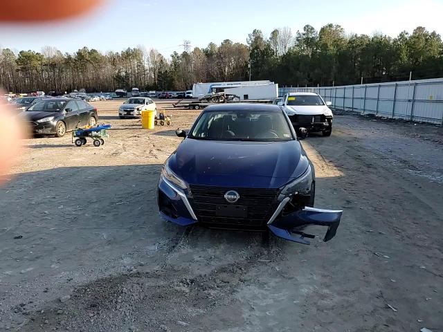 2024 Nissan Altima - Image 11