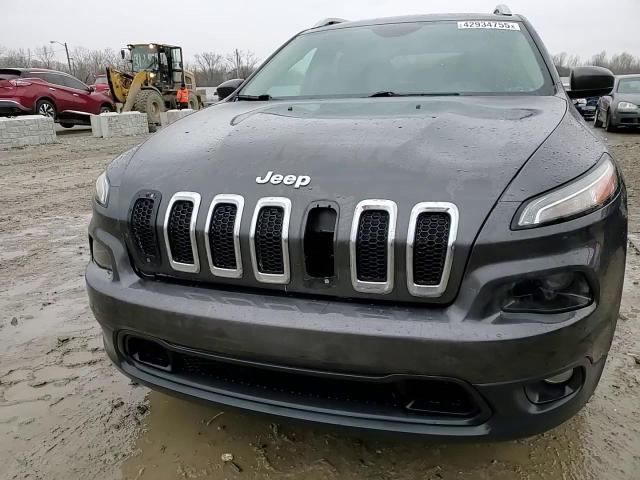 2016 Jeep Grand Cherokee - Image 13