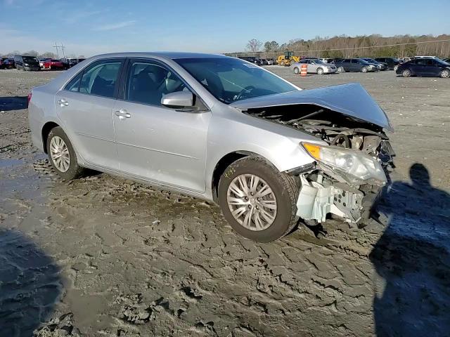 2013 Toyota Camry - Image 10