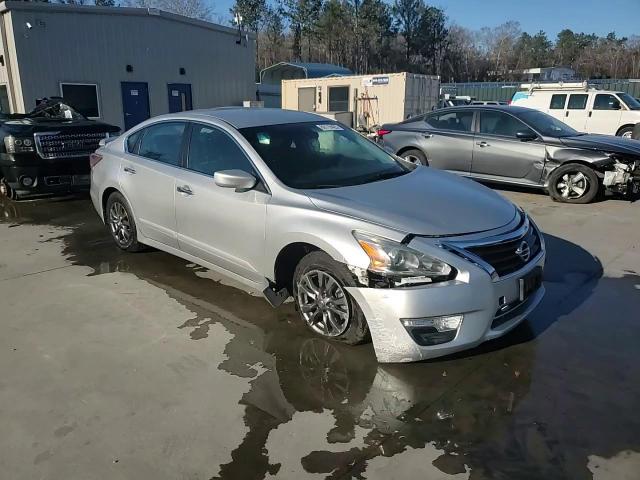 2015 Nissan Altima - Image 13