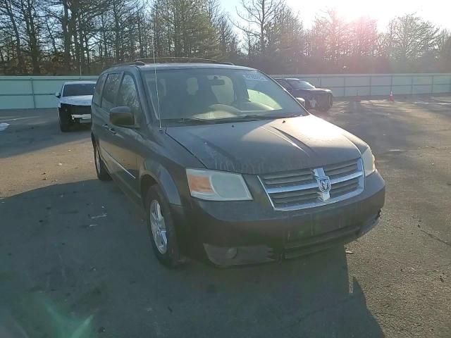 2010 Dodge Caravan - Image 12