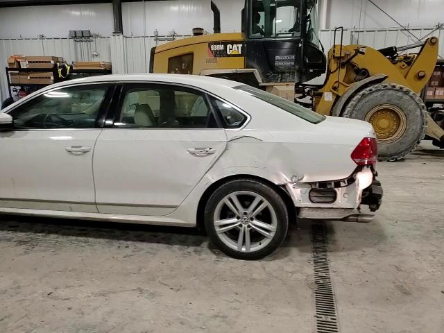 2014 Volkswagen Passat - Image 10