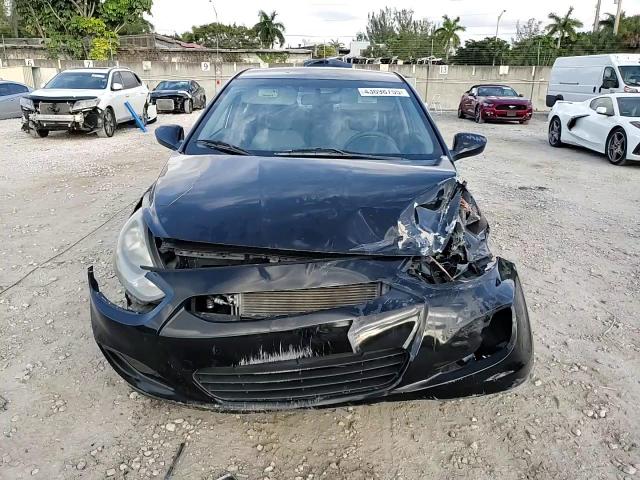 2013 Hyundai Accent - Image 13