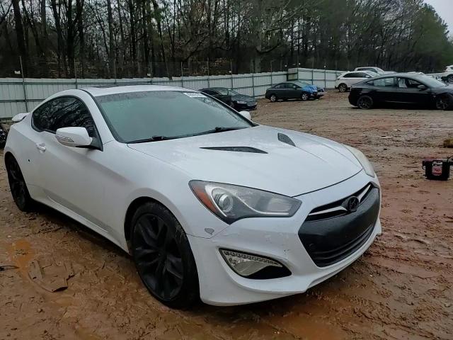 2016 Hyundai Genesis - Image 11
