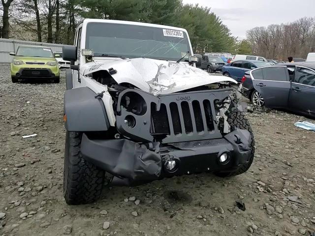 2017 Jeep Wrangler - Image 11