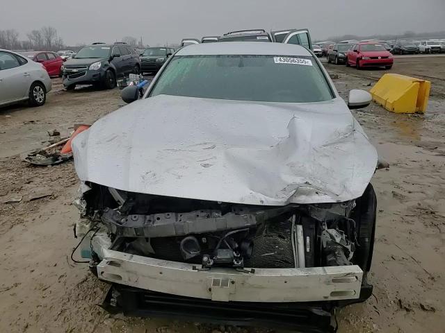 2019 Nissan Altima - Image 11