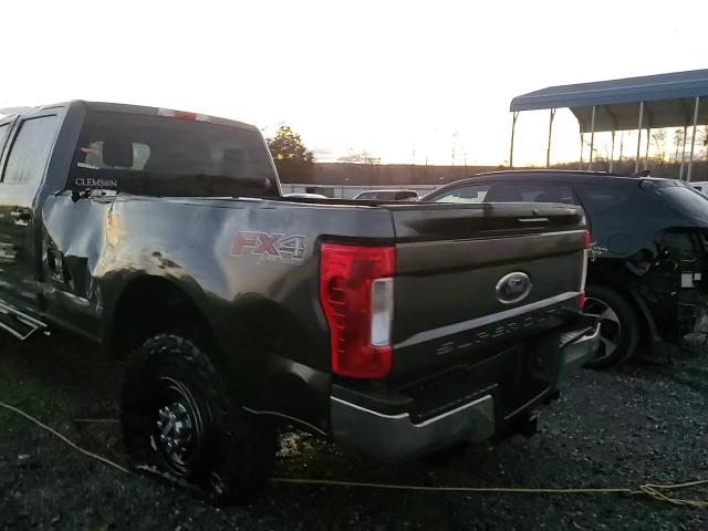 2017 Ford F250 - Image 13