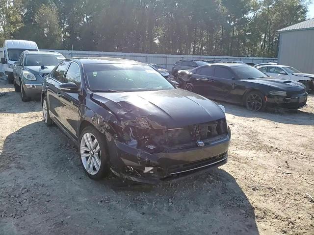 2017 Volkswagen Passat - Image 13