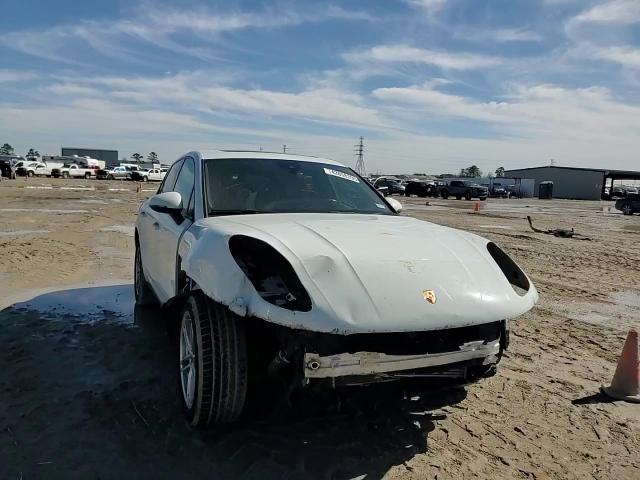 2020 Porsche Macan - Image 11