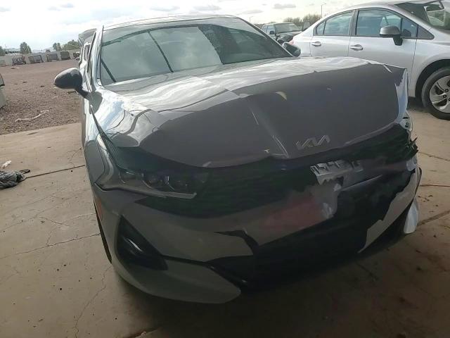 2022 Kia K5 - Image 10