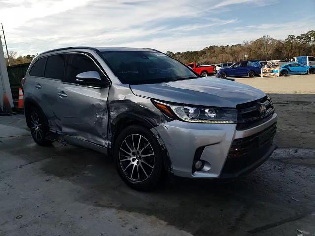 2017 Toyota Highlander - Image 14