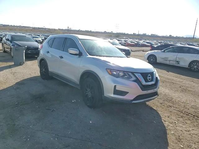 2017 Nissan Rogue - Image 12