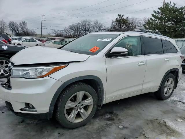 2016 Toyota Highlander - Image 11