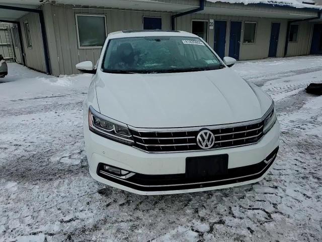 2017 Volkswagen Passat - Image 13