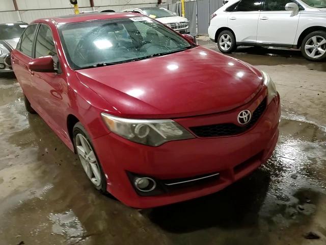 2014 Toyota Camry - Image 13