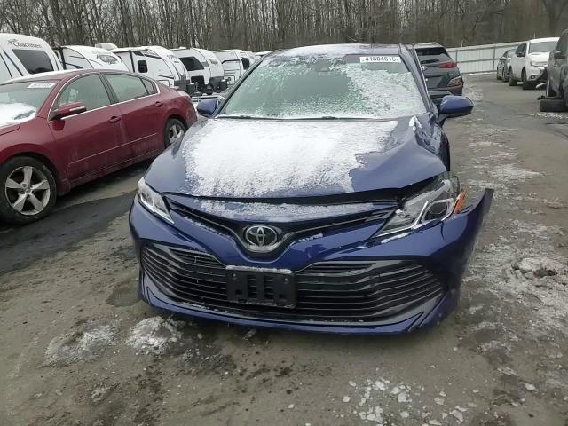 2018 Toyota Camry - Image 11