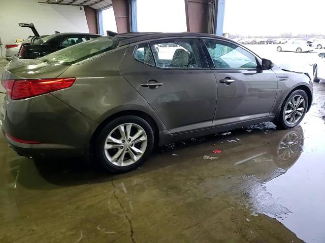 2013 Kia Optima - Image 13