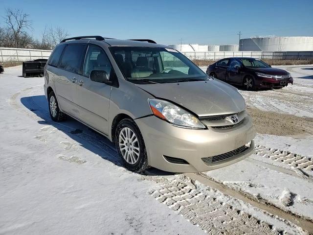2008 Toyota Sienna - Image 11
