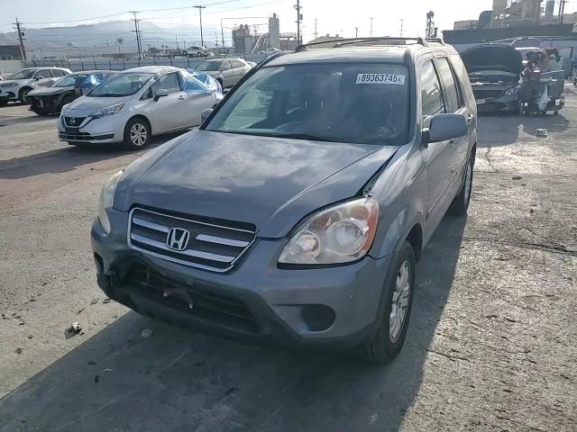 2005 Honda CR-V - Image 12
