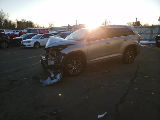 2016 Toyota Highlander - Image 15