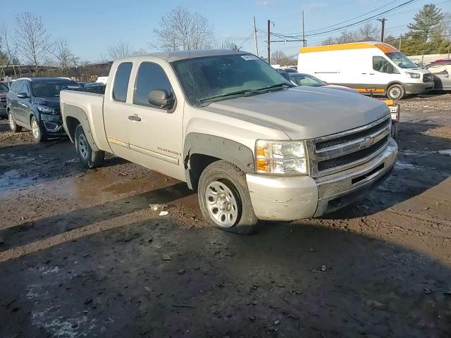 2009 Chevrolet Silverado - Image 10