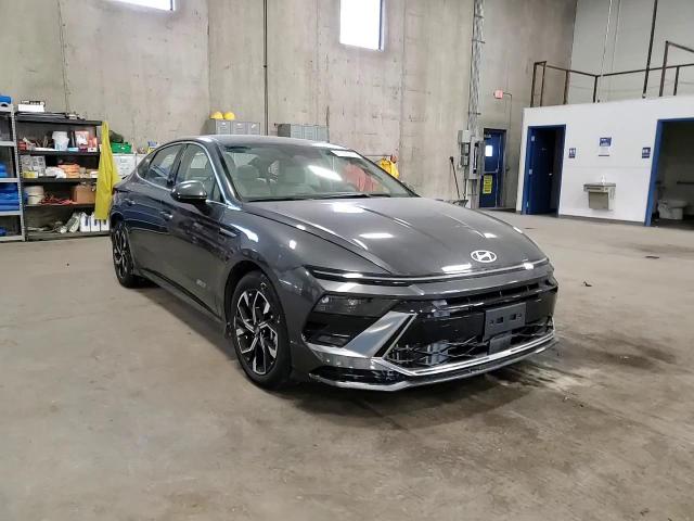 2024 Hyundai Sonata - Image 11