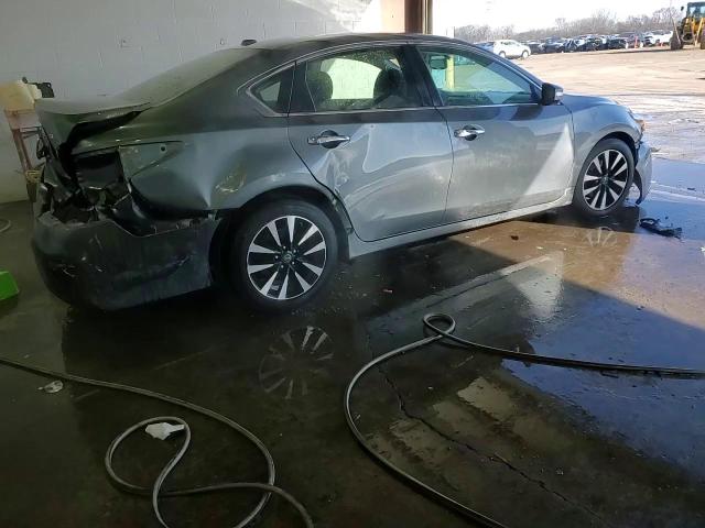 2018 Nissan Altima - Image 13