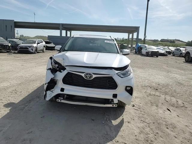 2024 Toyota Highlander - Image 15