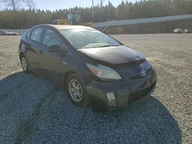 2011 Toyota Prius - Image 11
