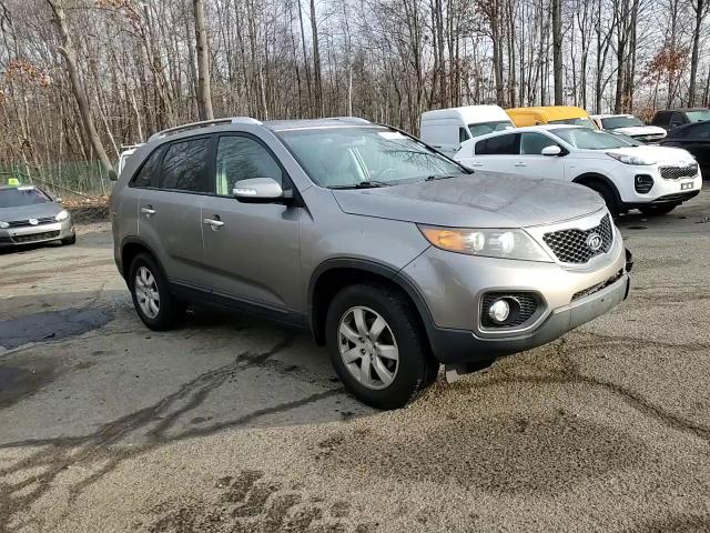 2011 Kia Sorento - Image 12