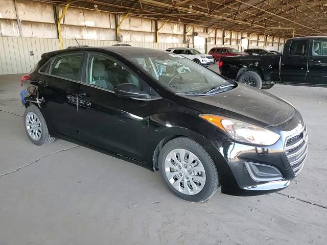 2017 Hyundai Elantra - Image 11