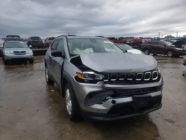 2022 Jeep Compass - Image 12