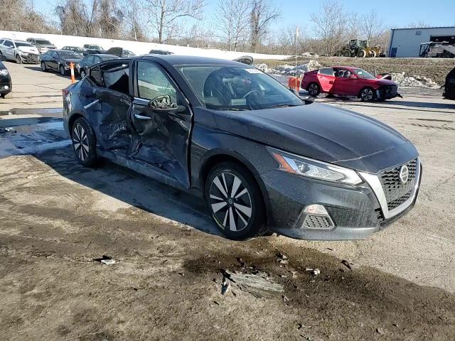 2021 Nissan Altima - Image 10