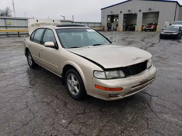 1998 Nissan Maxima - Image 11