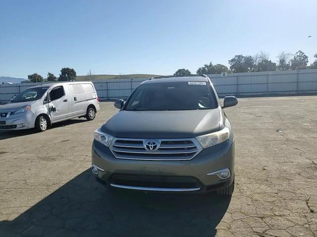2011 Toyota Highlander - Image 12