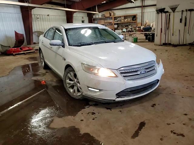 2010 Ford Taurus - Image 11