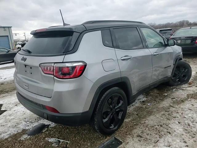 2018 Jeep Compass - Image 14