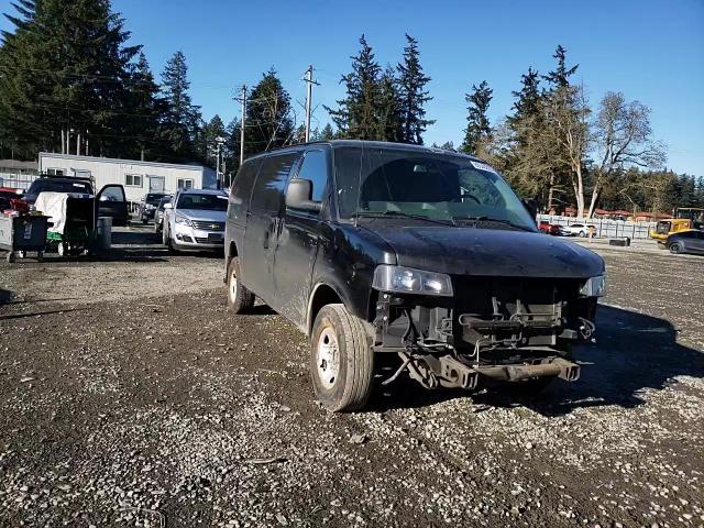 2015 Chevrolet Express - Image 12