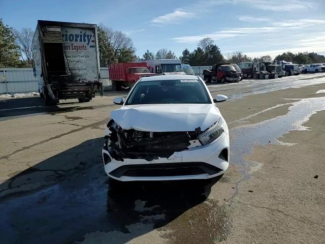 2022 Kia Forte - Image 10