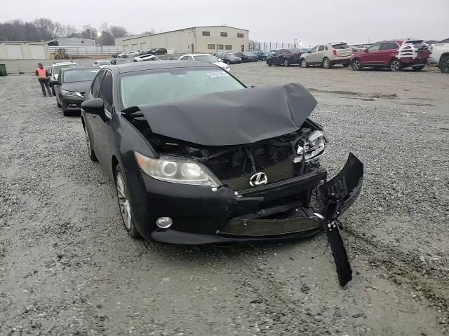 2013 Lexus ES - Image 10