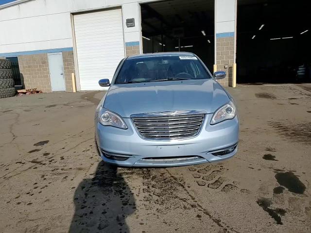 2013 Chrysler 200 - Image 13