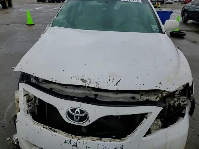 2011 Toyota Camry - Image 11