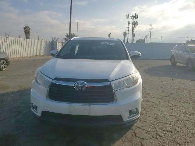 2015 Toyota Highlander - Image 12