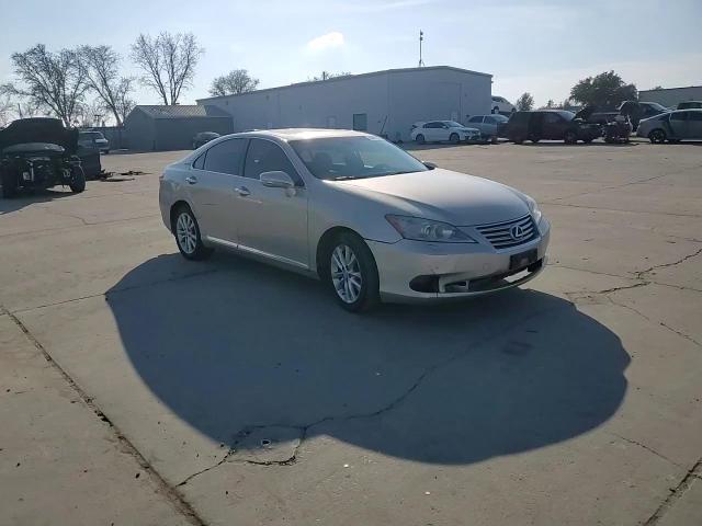 2010 Lexus ES - Image 13