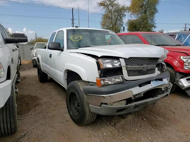 2004 Chevrolet Silverado - Image 11