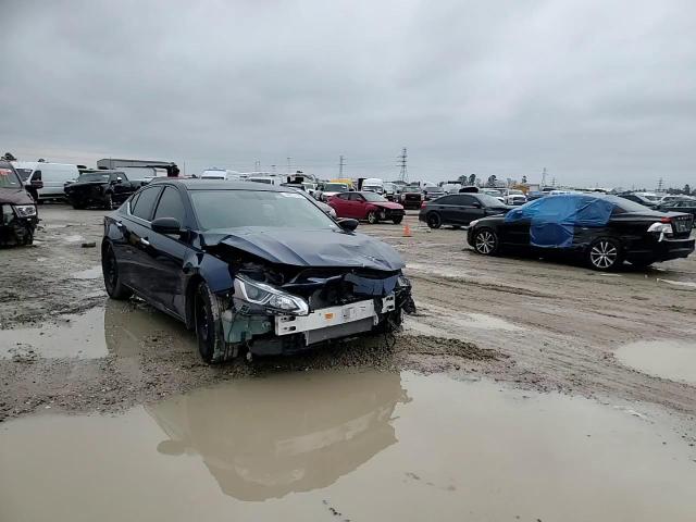 2020 Nissan Altima - Image 10